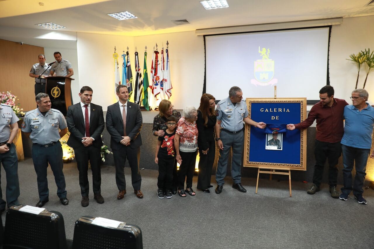 Solenidade de inauguração de retrato na Galeria de Eternos Comandantes do CPM