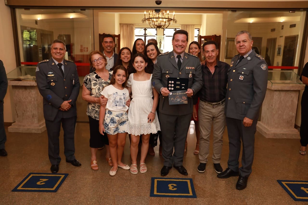 Entrega de Insígnias e Espadas de Coronel