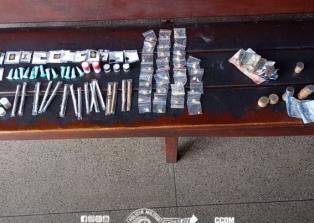 Polícia Militar apreende drogas e prende indivíduo